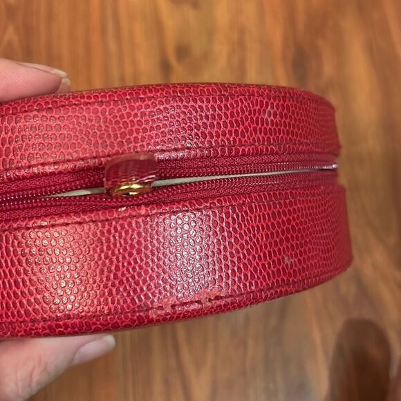 Wolf designs red leather jewelry holder case traveling round vintage - Picture 8 of 8